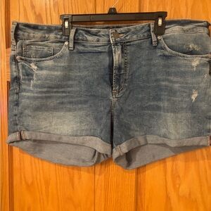 Silver Jeans Elyse Short Denim Shorts | Mid Rise | Cuffed Hem | Size